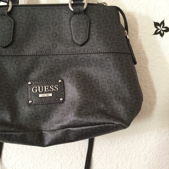 Guess handbag - Picture 2 of 5